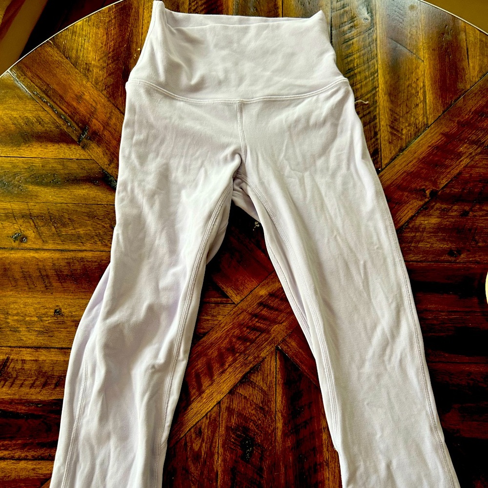 Size 0 Lululemon light lavender align capris
